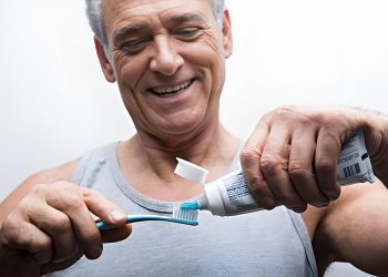 Navigating the Perfect Smile for Senior Citizens: A Guide to Choosing the Right Toothbrush and Toothpaste
