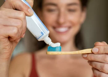 The Truth Behind Whitening Toothpaste: Do They Really Work?