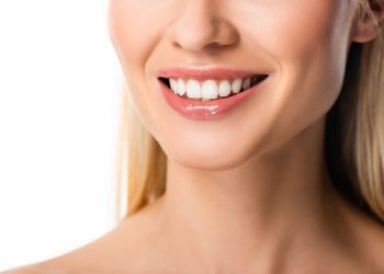 The Advantages of Dental Veneers Over Porcelain Crowns