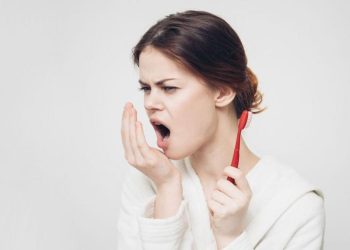 Causes and Treatment Methods for Oral Bad Breath: A Comprehensive Guide