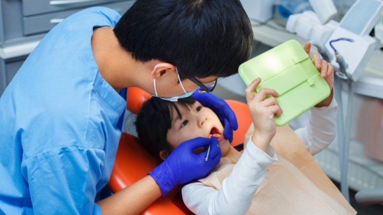 What’s the Best Way to Encourage Your Child to Brush His Teeth Consistently?