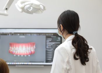 What Are the Symptoms of Oral Cancer and How Can It Be Detected Early?