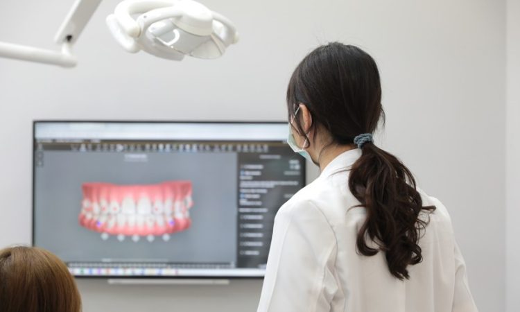 What Are the Symptoms of Oral Cancer and How Can It Be Detected Early?