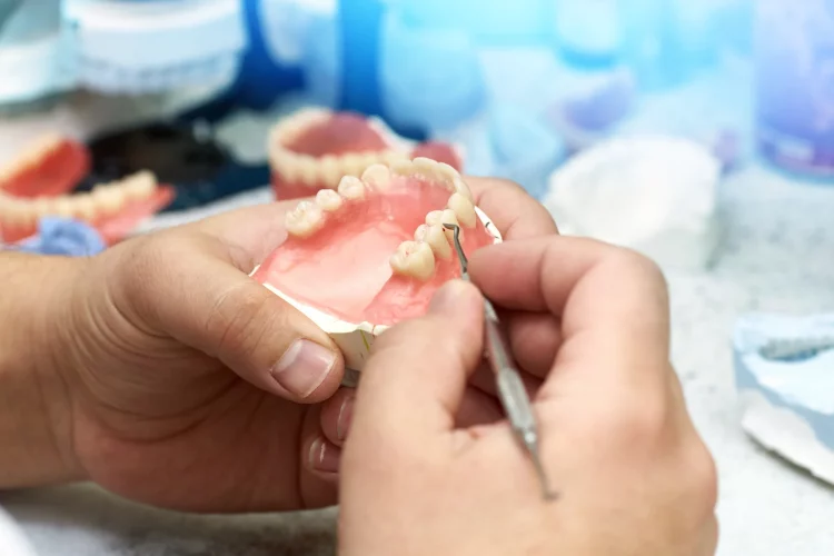 What Is the Difference Between Digital Dentistry and Traditional Dentistry? How Do You Choose the Best Treatment Plan for You?