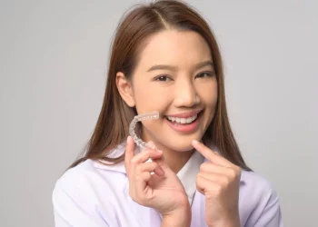 “Invisible Braces vs. Traditional Braces: Which One Is Right for You?”