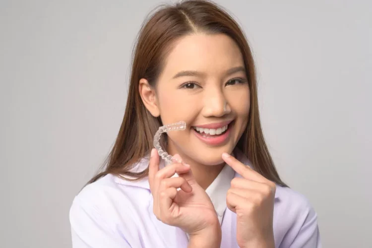 “Invisible Braces vs. Traditional Braces: Which One Is Right for You?”