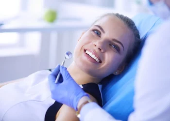 How Is Augmented Reality Transforming Dental Education? The Future of Learning and Treatment