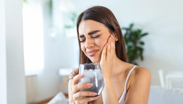 What Causes Bleeding and Swollen Gums? How to Restore Oral Health Through Treatment
