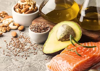 How to Improve Your Oral Health Through Diet: Preventing Tooth Sensitivity and Cavities