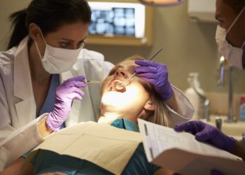 What Oral Issues Can Regular Dental Checkups Help You Detect?