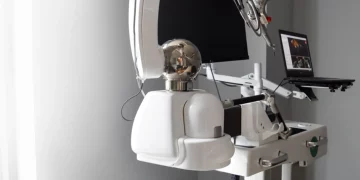 Is a Robot the Future of Your Dental Surgery? How Robotic Assistance is Revolutionizing Precision in the Operatory