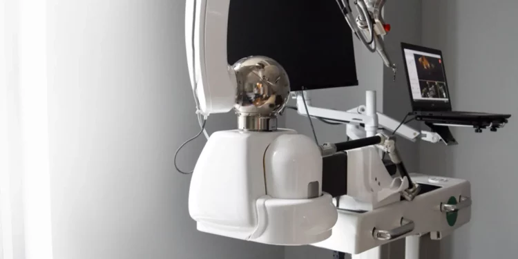 Is a Robot the Future of Your Dental Surgery? How Robotic Assistance is Revolutionizing Precision in the Operatory