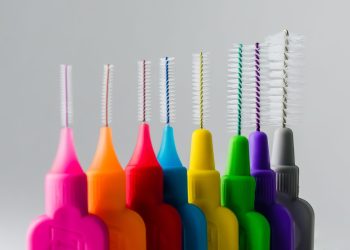 A Beginner’s Guide to Flossing Effectively: How Do You Do It Right?